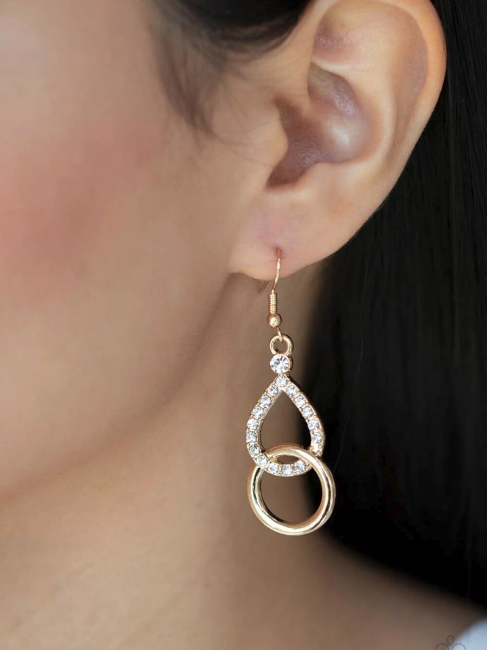 Paparazzi Jewelry Accessories - Red Carpet Couture - Gold Earrings - Vintage